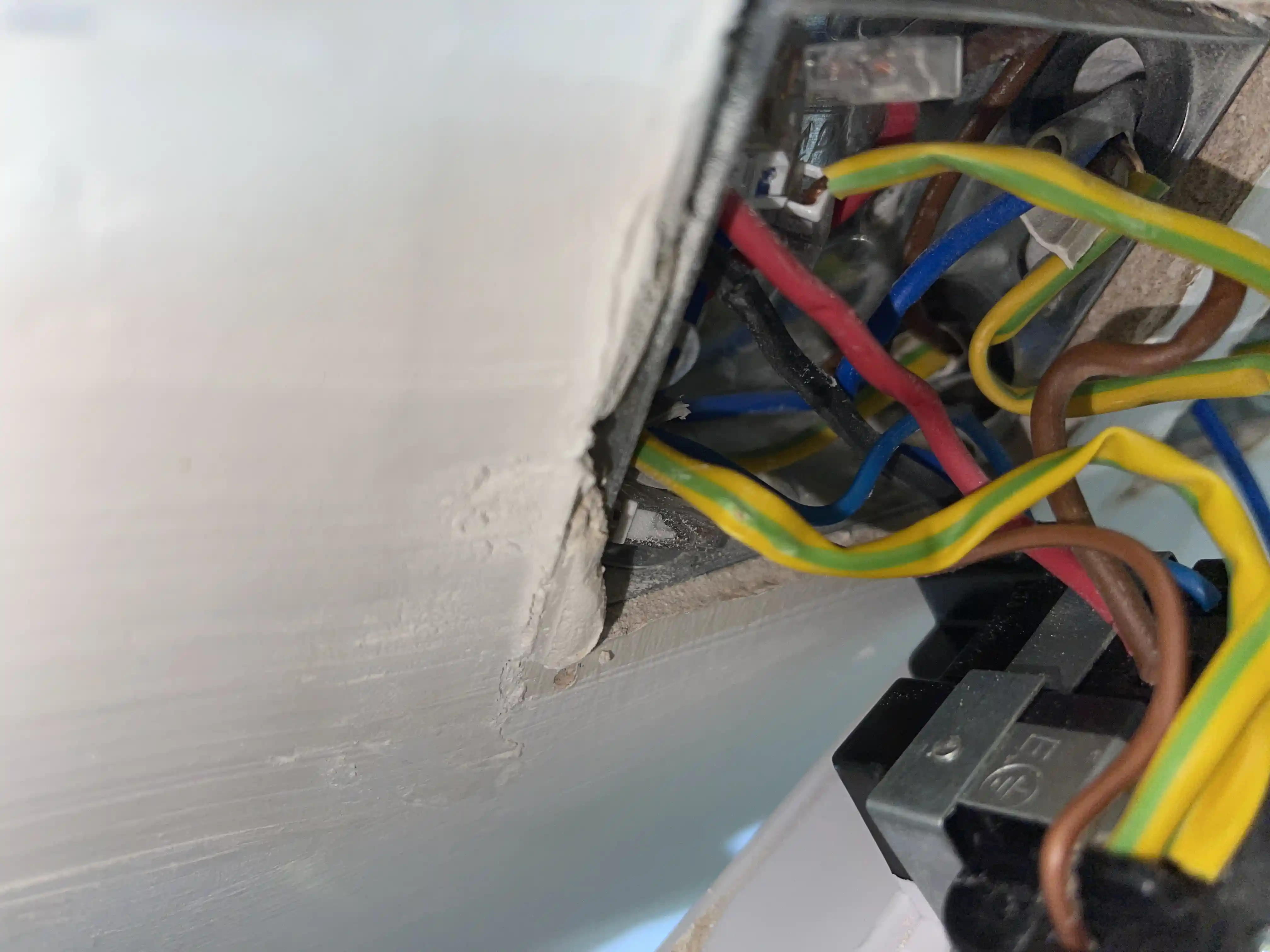 24 Hours Emergency Electrician near Shepperton